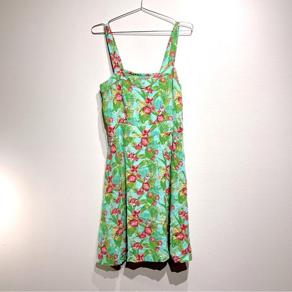 Matilda Jane Pretty Floral Dress Size M. Scrunchedd Back With Inner Lining - Picture 2 of 10